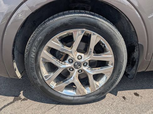 Used 2019 Kia Sorento SX FWD image 11
