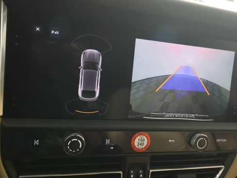 New 2026 Porsche Macan image 24