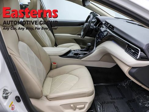 Used 2019 Toyota Camry XLE image 25