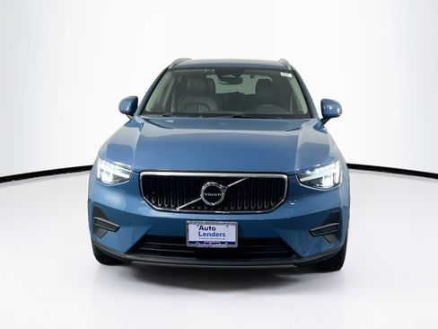 Used 2023 Volvo XC40 B5 Core w/ Convenience Package AWD/4WD image 2