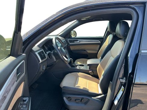 Used 2021 Volkswagen Atlas Cross Sport SE image 14