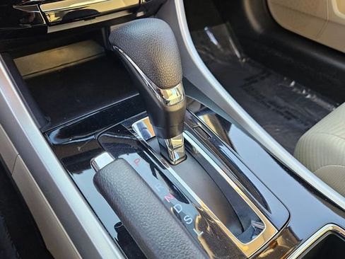 Used 2017 Honda Accord LX image 19