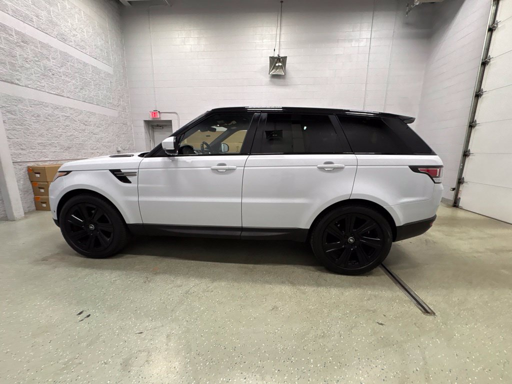 Used 2017 Land Rover Range Rover Sport SE AWD/4WD image 7