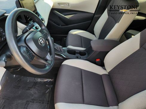 Used 2025 Toyota Corolla LE image 14