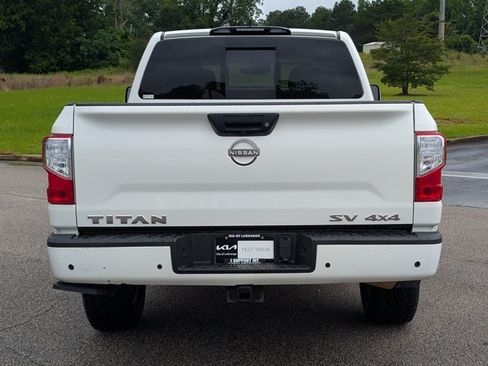 Used 2024 Nissan Titan SV w/ SV Convenience Package AWD/4WD image 18