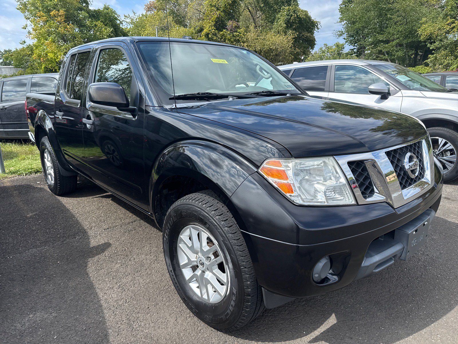 Used 2016 Nissan Frontier SV AWD/4WD image 1