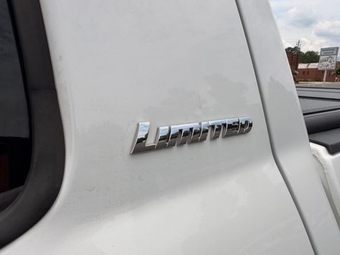 Used 2018 Toyota Tundra Limited w/ Limited Premium Package AWD/4WD image 13