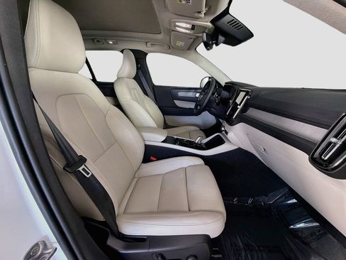 Certified 2026 Volvo XC40 B5 Plus w/ Protection Package Premier AWD/4WD image 29