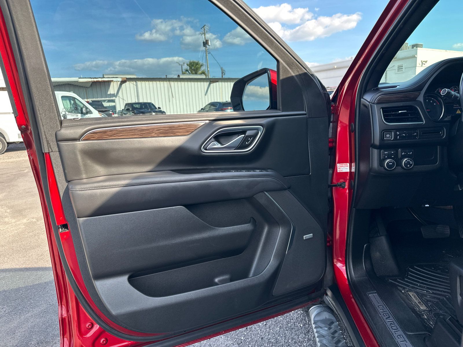 Used 2021 Chevrolet Suburban Z71 AWD/4WD image 10