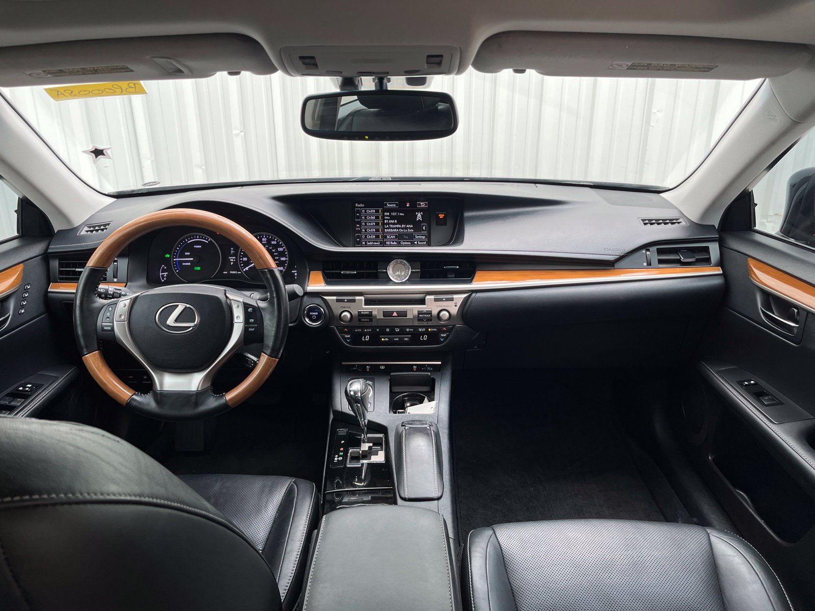 Used 2015 Lexus ES 300h w/ Navigation System Package FWD image 18