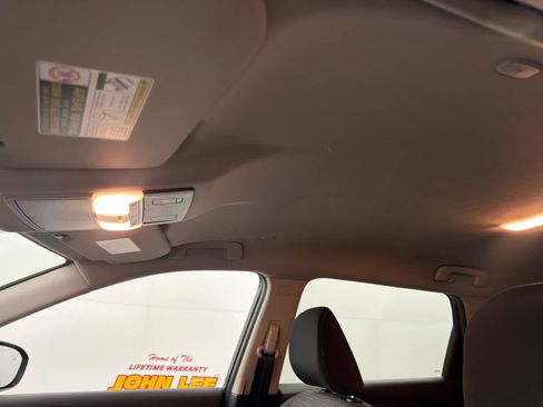 Used 2023 Nissan Rogue SV image 15