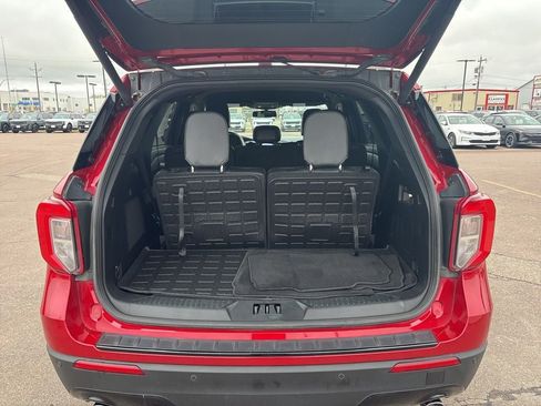 Used 2023 Ford Explorer ST-Line AWD/4WD image 32