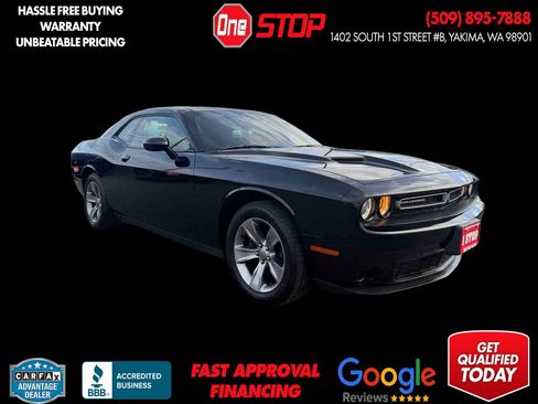 Used 2019 Dodge Challenger SXT RWD image 1