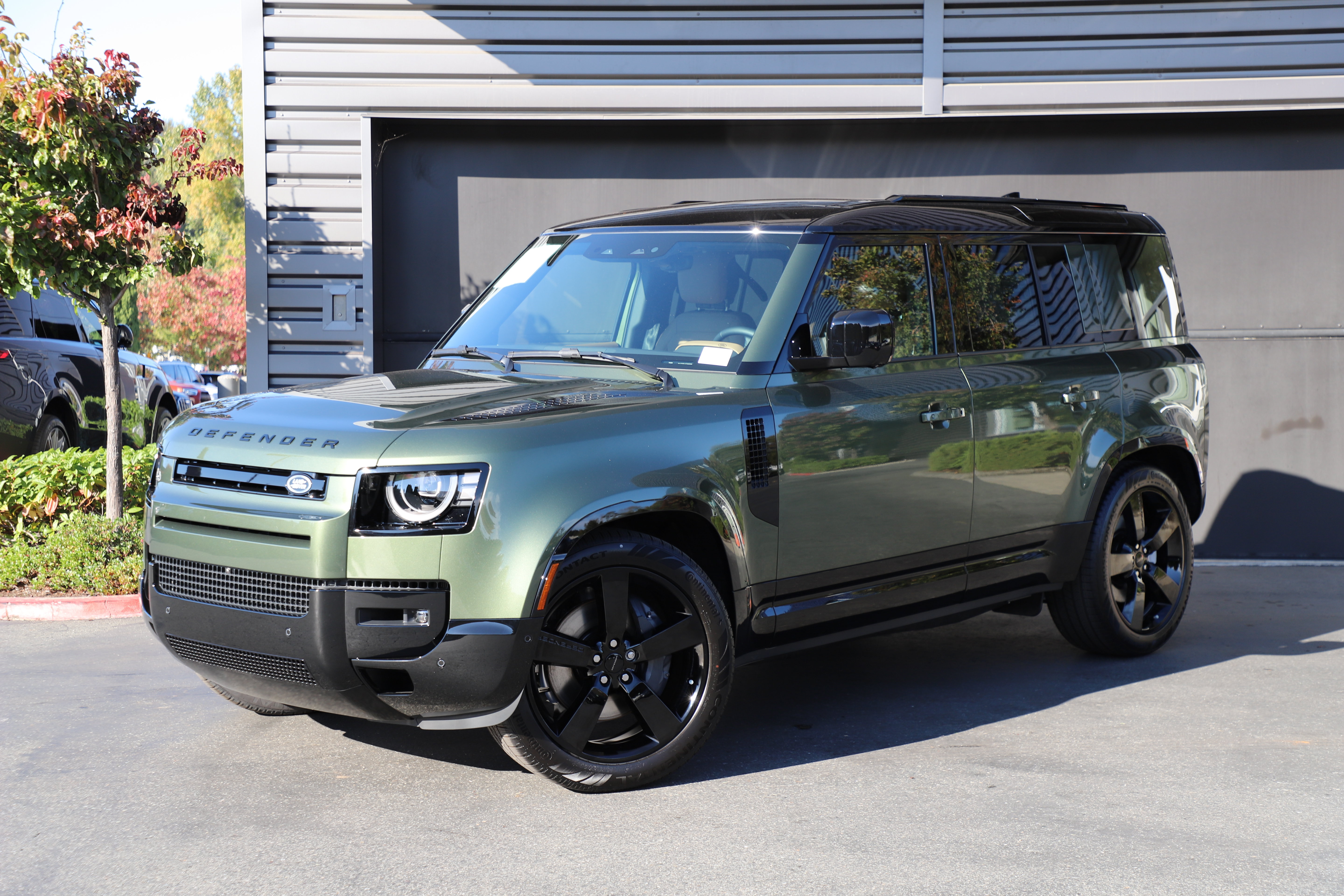New 2026 Land Rover Defender 110 X-Dynamic SE AWD/4WD image 1