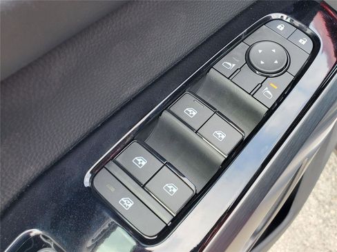 New 2025 Nissan Pathfinder SL AWD/4WD image 18