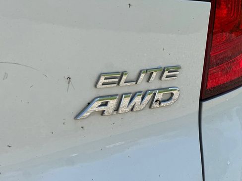 Used 2017 Honda Pilot Elite image 4