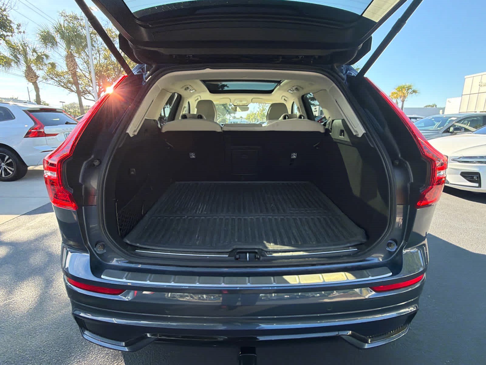 Used 2024 Volvo XC60 T8 Plus w/ Protection Package Premier AWD/4WD image 21