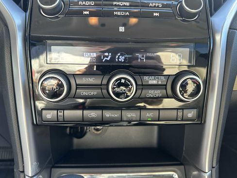 Used 2020 Subaru Ascent Premium w/ Convenience Package image 11