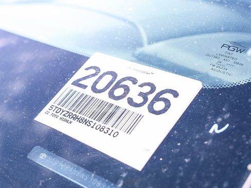 Used 2022 Toyota Highlander Limited image 37