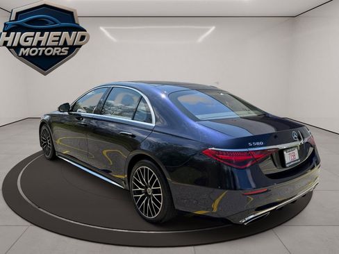 Used 2022 Mercedes-Benz S 580 4MATIC Sedan w/ AMG Line Package image 4