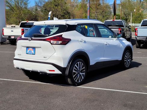 Used 2022 Nissan Kicks SV FWD image 5