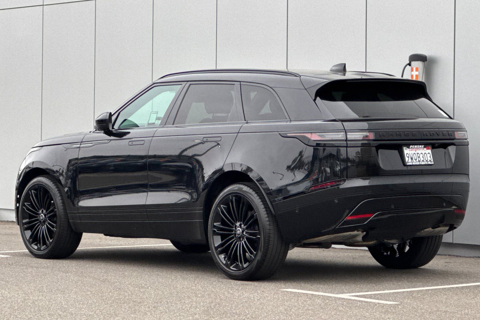 Certified 2026 Land Rover Range Rover Velar Dynamic SE AWD/4WD image 3