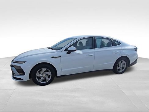 Used 2025 Hyundai Sonata SE FWD image 4