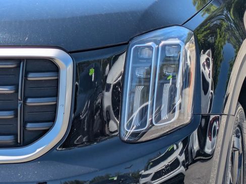 Used 2025 Kia Telluride S FWD image 9