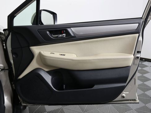 Used 2017 Subaru Outback 2.5i Premium image 26