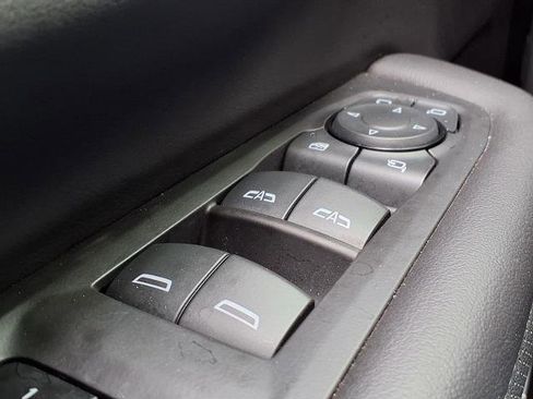 Used 2024 GMC Yukon AT4 w/ AT4 Premium Package AWD/4WD image 17