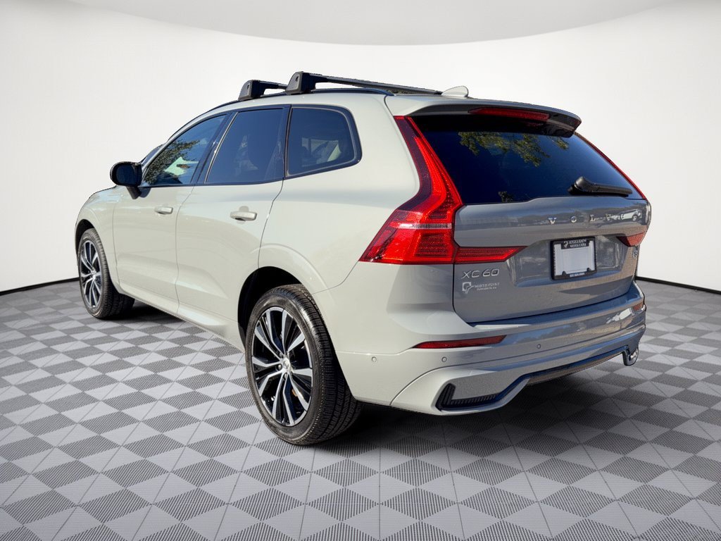 Certified 2024 Volvo XC60 B5 Plus AWD/4WD image 3