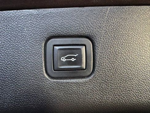 Used 2019 Chevrolet Blazer Premier AWD/4WD image 30