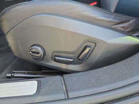 Used 2019 Volvo S60 T5 Momentum w/ Premium Package image 16