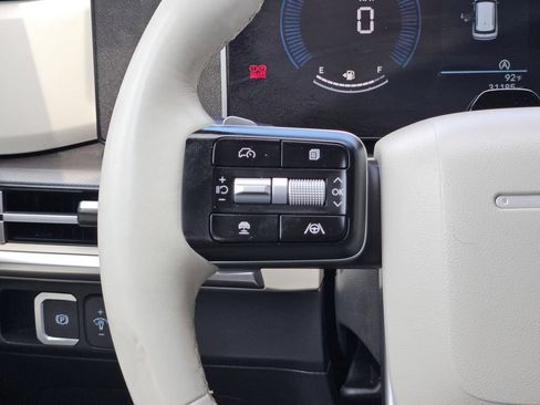 Used 2025 Hyundai Santa Fe SEL FWD image 23