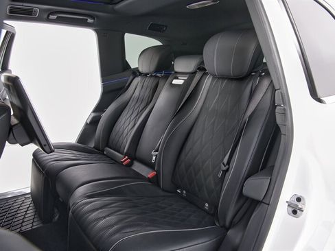 Used 2024 Mercedes-Benz Maybach GLS 600 4MATIC image 49