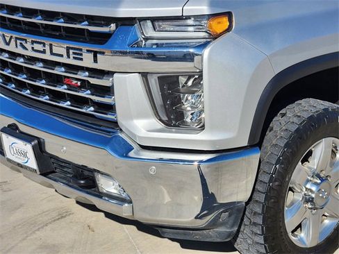 Used 2020 Chevrolet Silverado 2500 LTZ w/ LTZ Premium Package image 9