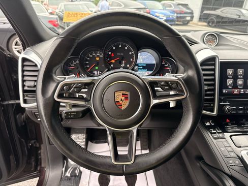 Used 2017 Porsche Cayenne Platinum Edition AWD/4WD image 16