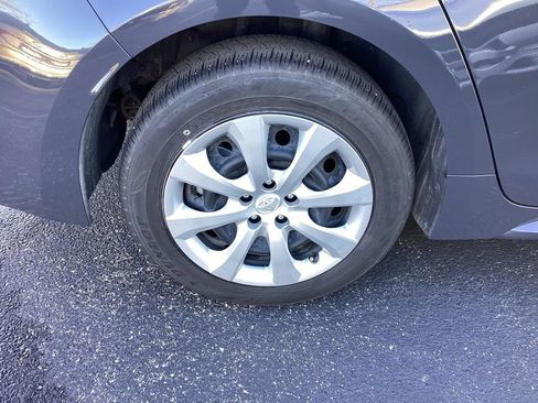 Used 2025 Toyota Corolla LE image 28