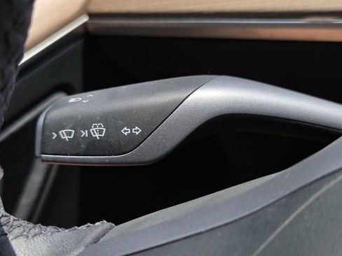 Used 2023 Tesla Model Y Performance AWD/4WD image 23