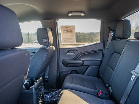 Used 2024 GMC Canyon Elevation w/ Convenience Package image 17