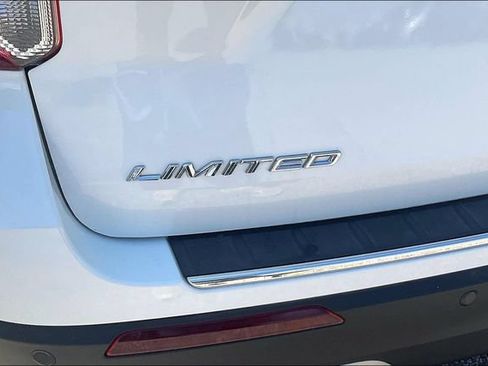 Used 2020 Ford Explorer Limited AWD/4WD image 8