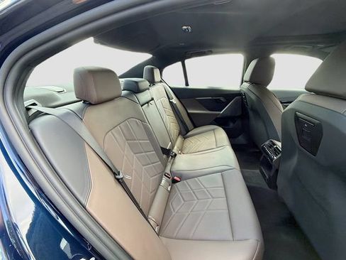 Used 2026 BMW 530i xDrive w/ M Sport Package AWD/4WD image 27