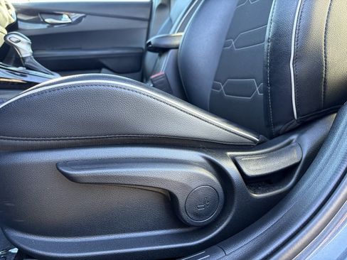 Used 2024 Kia Forte GT-Line image 11