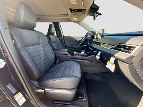 New 2026 Mitsubishi Outlander SE image 30