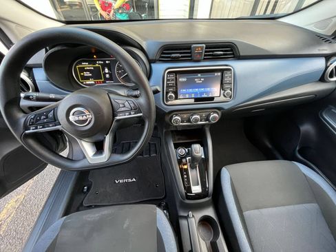 Used 2025 Nissan Versa SV FWD image 31