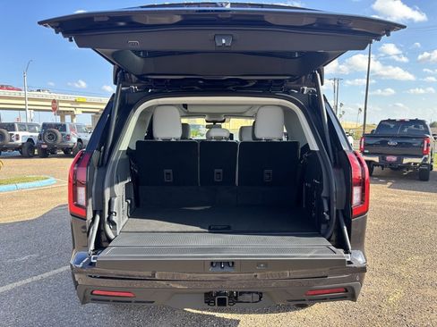 New 2025 Ford Expedition Active image 22