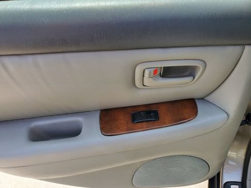 Used 2001 Lexus ES 330 FWD image 22