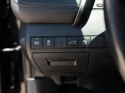 Used 2018 Toyota Camry XSE FWD image 45