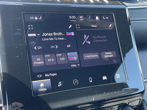 Used 2024 Jeep Grand Cherokee Altitude image 3