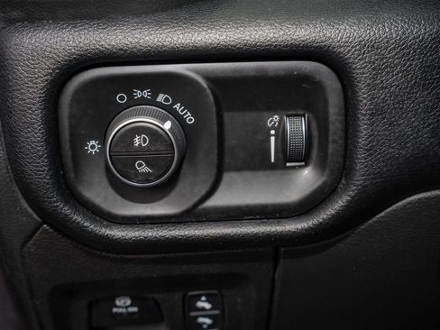 Used 2022 RAM 1500 Big Horn w/ Night Edition RWD image 29